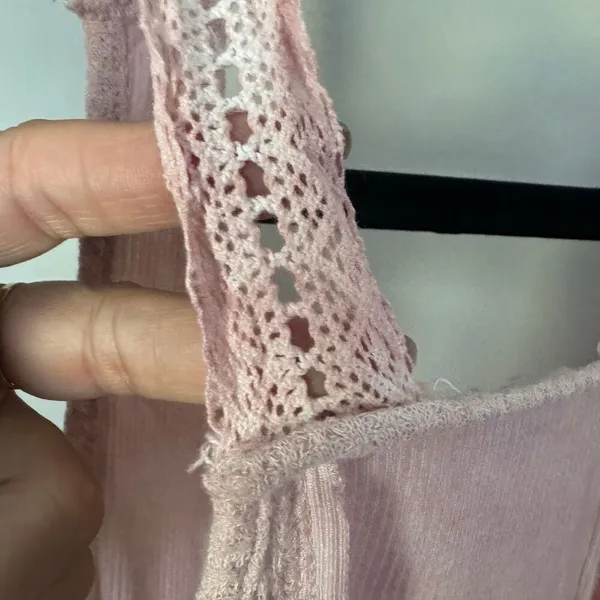 POL Flowy Oversized Lace Tank Top With Button Detail Pink Size S - Image 5