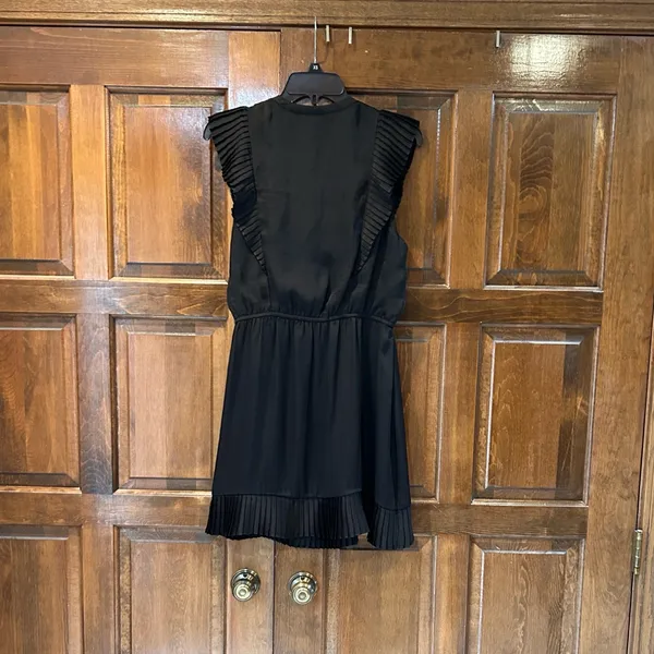 Steve Madden Verona Pleated Cap Sleeve Mini Dress Black Satin‎ Ruffle Hem Medium - Image 5