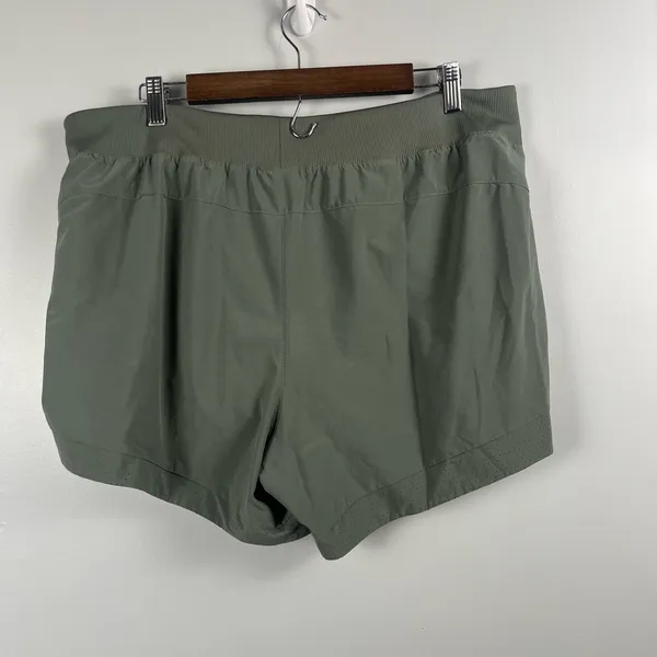 REI Co-op green shorts size extra large - Image 4