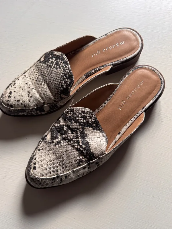 Madden Girl Black & Cream Snake-Print Slide Mules - Image 6