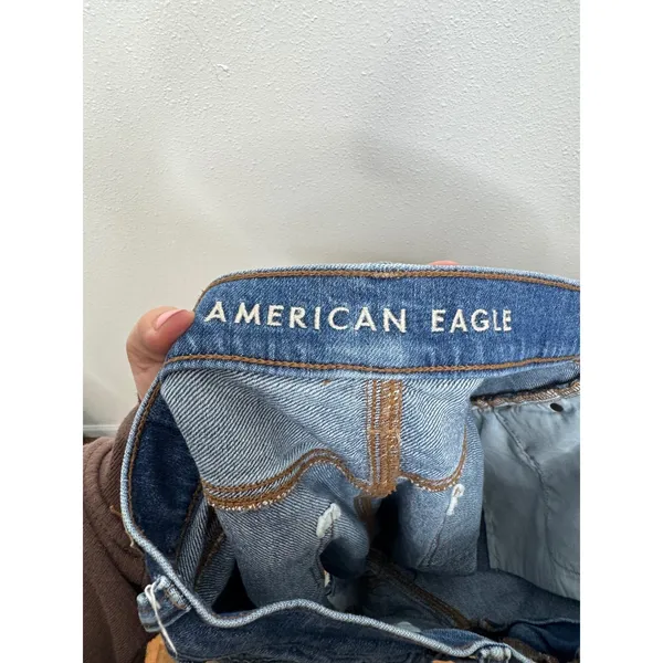 American Eagle 90s Boyfriend Bermuda Distressed Denim Shorts Blue Women‎ Size 10 - Image 3