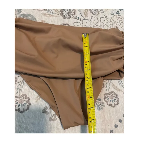 SKIMS Swim Ruched High Waisted Skimpy Bikini Bottom Nude Medium EUC - Image 4