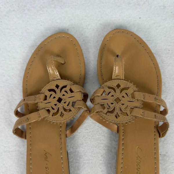 Circus NY Thong Sandals Womens 6 Medallion Laser Cut Tan Summer‎ - Image 2