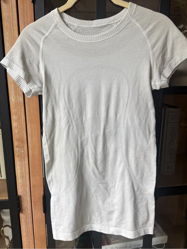 Lululemon Swiftly Tech Short Sleeve tee Scoop Heathered White grey - Image 6