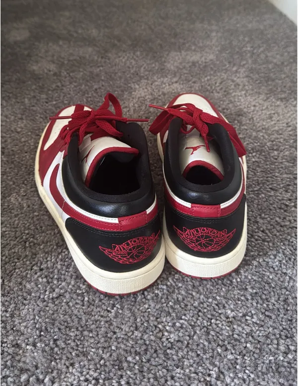 Nike Jordan 1 Low - Image 2