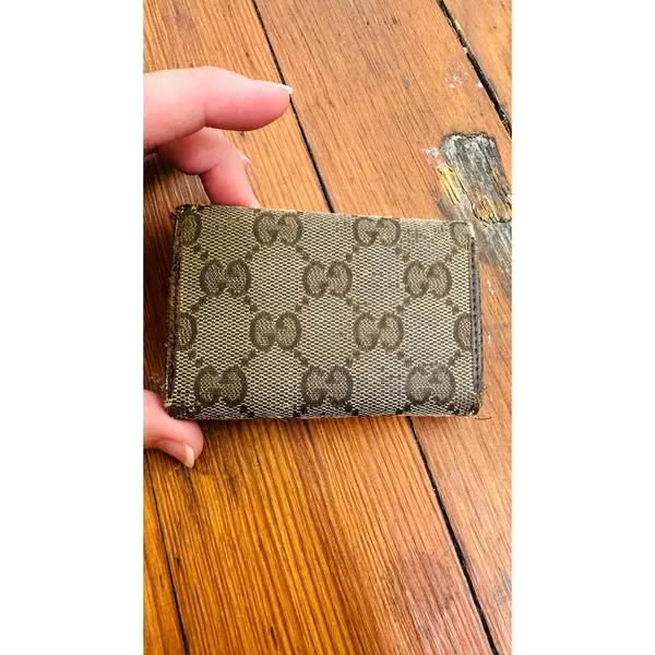 Vintage GUCCI Beige Canvas GG Logo Silver Accented Key Holder Case - Image 2