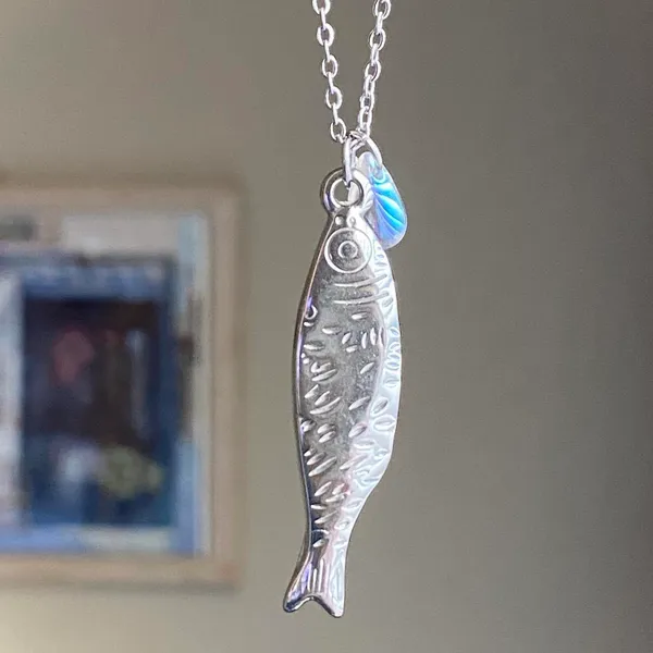 Handmade gold tone fully gold tone stainless steel fish boho funky chic necklace🌀🐟 - Image 9