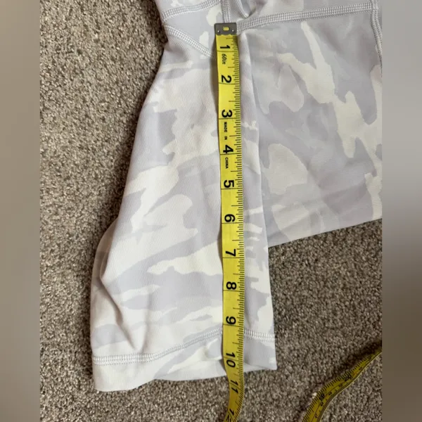 Lululemon Wunder Under Short 10" *Ribbed in Incognito Camo Jacquard White Size 4 - Image 11