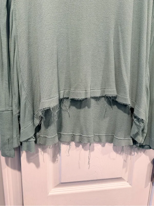 Free People We The Free Size XS Thermal Knit Top Sage Green Raw Hem Long Sleeve - Image 8