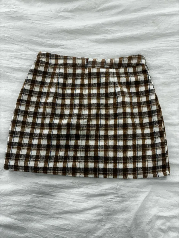 SHEIN Brown and White Plaid Mini Skirt - Image 3