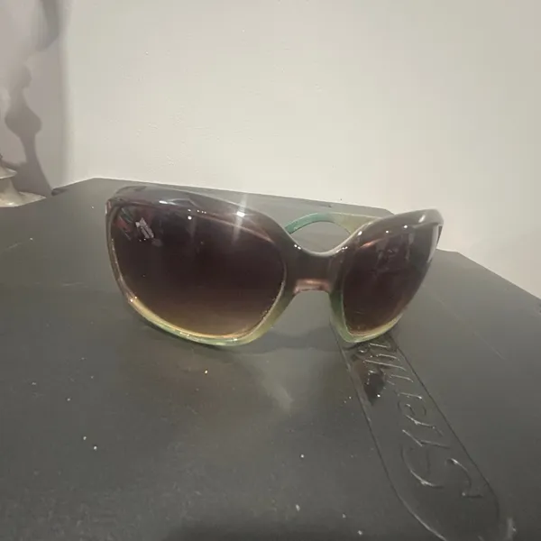 Stylish Green and Brown Gradient Sunglasses - Image 9