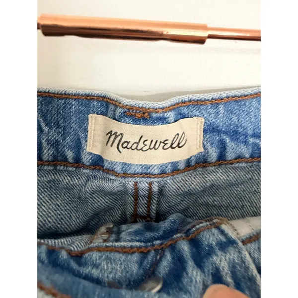 Madewell Relaxed Denim Shorts Women Size 27 Light Blue Distressed Raw Hem NF034‎ - Image 3