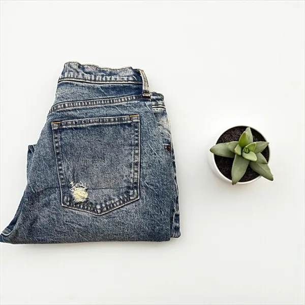Abercrombie & Fitch Mom Jeans High Rise Distressed Denim‎ Size 30 - Image 5