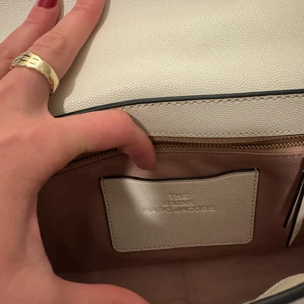 Marc Jacobs Ivory Crossbody Bag with Gold Accent - Image 10