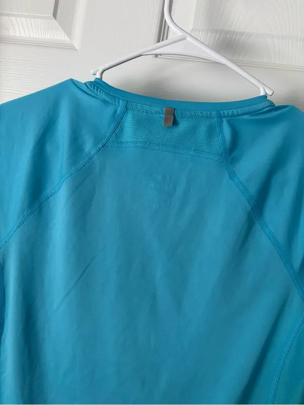 Nike Women’s dri-fit Short-Sleeve Athletic Top running t shirt size S - Image 9