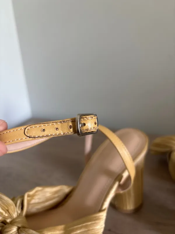 Block Heels Gold Size 6.5 - Image 7