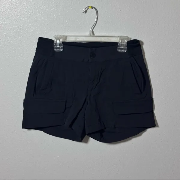 Athleta Trekkie Women Black Hiking Cargo Shorts Stretch‎ Athletic size 2 - Image 2
