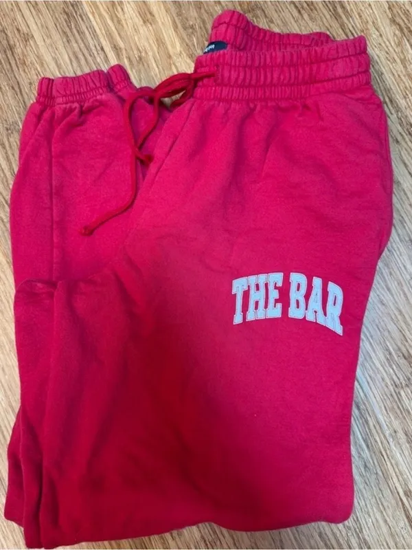 Red 'THE BAR' Crewneck Sweatshirt & joggers Set large - Image 3
