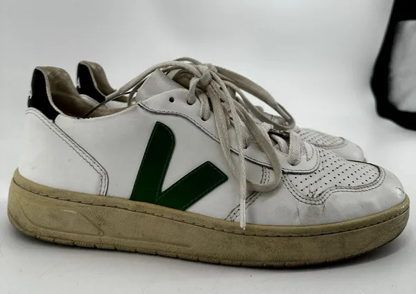 Veja V10 Sneakers Leather Lace Up Low Top Logo Round Toe White Emeraude 9 - Image 3