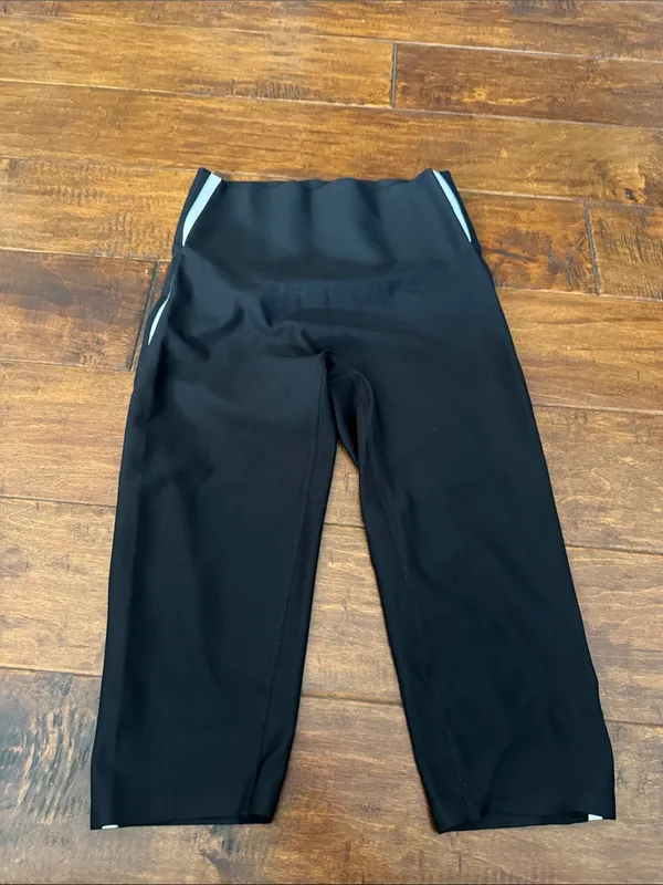 ALO Yoga Black Capri Leggings with Light Trim - Image 2