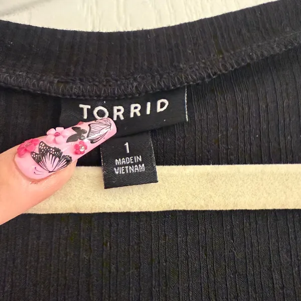 Torrid Black Babydoll Textured Jersey V-Neck Lace-Up Lace Pieced Top - size 1 - Image 4