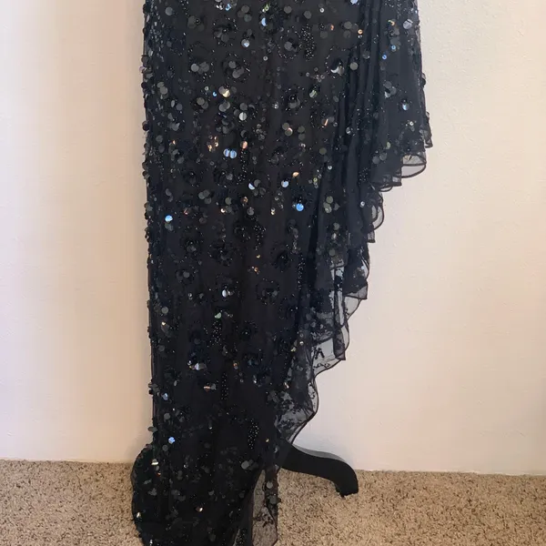 NEW Mac Duggal Sz 4 One Shoulder Flower Sequin Embellished‎ Gown in Black - Image 5