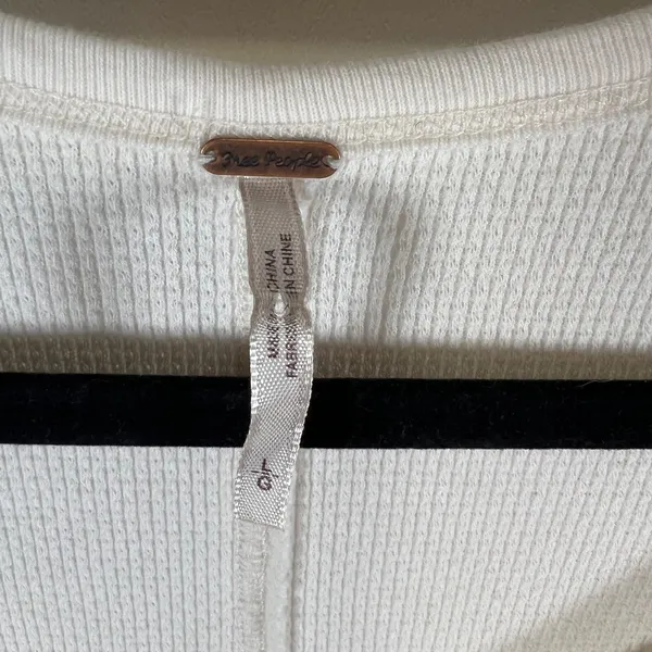 Free People Ivory Combo Henley Thermal Waffle Knit Crochet Cuff Top Large‎ Boho - Image 6