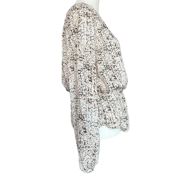 Cloth‎ & Stone X Anthropologie Pebble Print Draped Back Peplum Top Blouse Sz M - Image 3