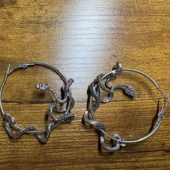 Snake Wrap Hoop Earrings Dark Gothic‎ Punk Medusa Style Silver Tone new - Image 4