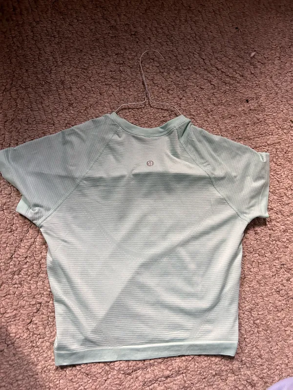Lululemon Cropped Swiftly T Shirt - Image 3