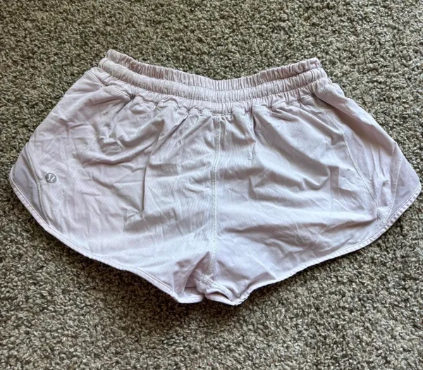 pink lululemon hotty hot shorts size 4 mid rise regular 2.5 inch inseam - Image 3
