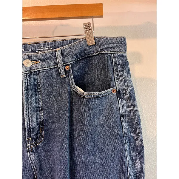 Old Navy Extra High Rise Wide Leg Denim Secret Pockets Jeans Size 12 - Image 4