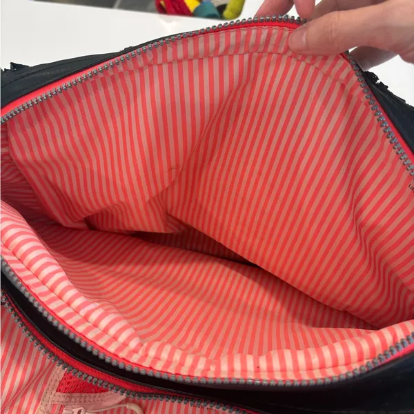 Lululemon Black & White Grid Duffel Gym Bag (Peeling) - Image 4