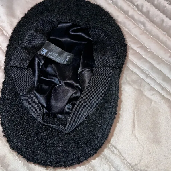 H&M Chic Black Tweed Cap-Xs/s - Image 2