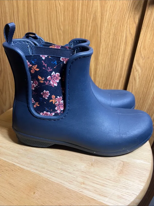 CROCS Navy Chelsea Rain Ankle Booties - Image 5