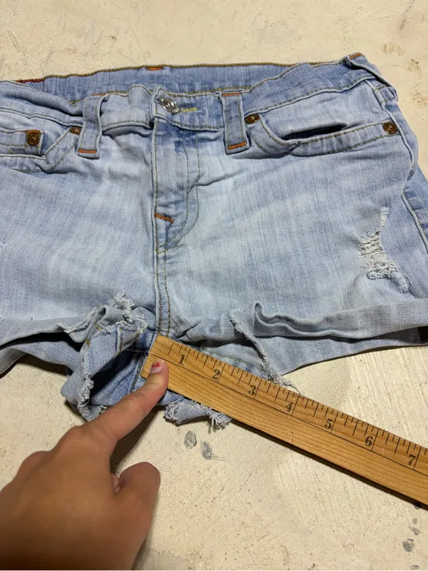 True religion boyfriend Light Blue Denim cutoff Shorts 30 - Image 7