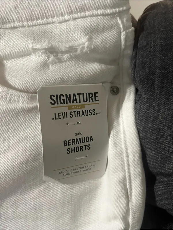 Levi's Signature by Levi Strauss White Women's Jean Shorts - Image 2