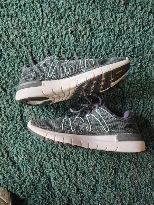 Under Armour women's Thrill 3 Running Shoes 6 - Image 6