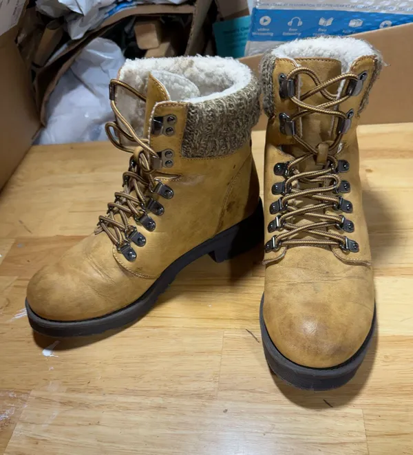 Winter boots Brown Size 9.5 - Image 2