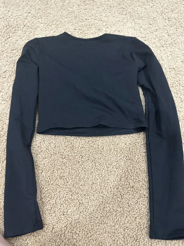 Adika black long sleeve crop top - Image 3