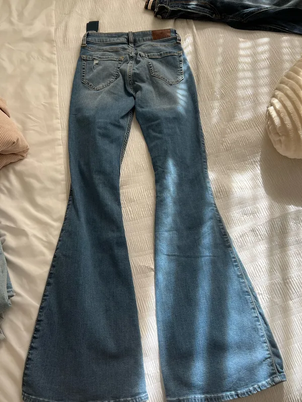 Hollister Flare Jeans High-Rise - Image 3