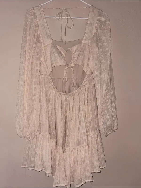 Lulu’s ‘Only you & I” cream long sleeve tie back dress S - Image 5