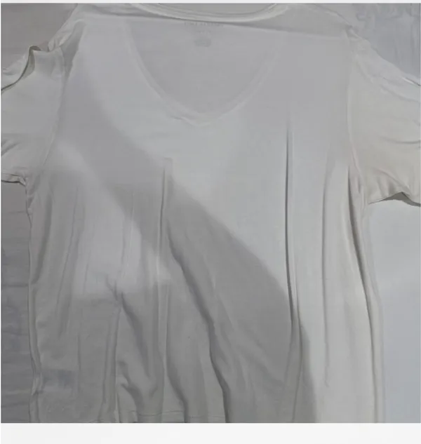 White American Eagle Top size small v neck - Image 2
