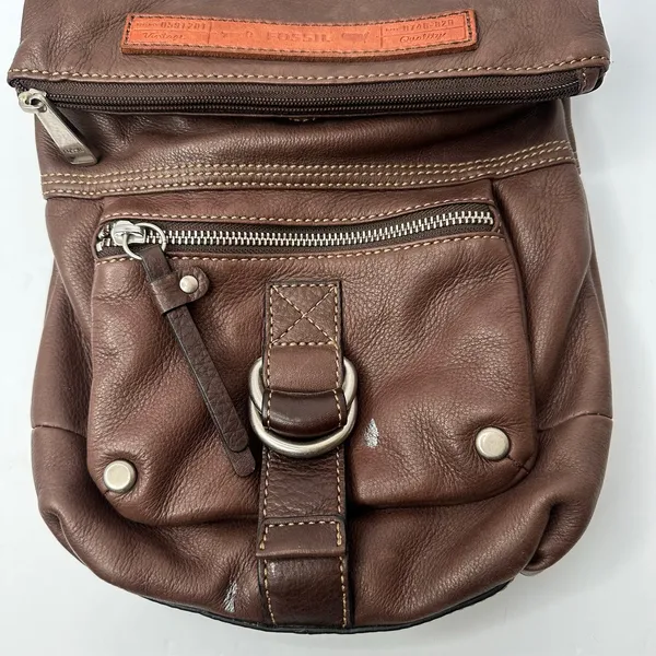 Vintage Y2K Fossil Genuine Leather Crossbody Bag – Distressed Brown Key Charm - Image 4