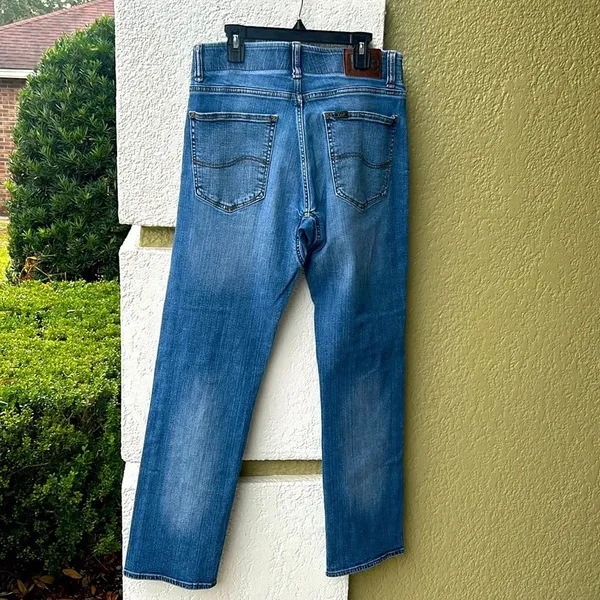 Lee Extreme Motion Straight Fit Tapered Leg women’s jeans 32x32 - Image 2