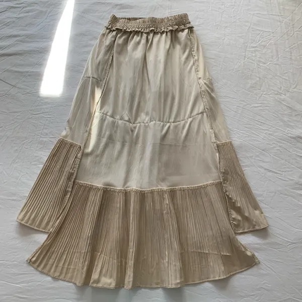 Pleated High - Image 8