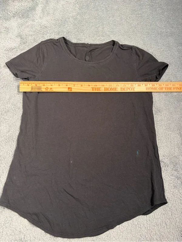 Lululemon black Women's Crewneck T-Shirt - Image 5