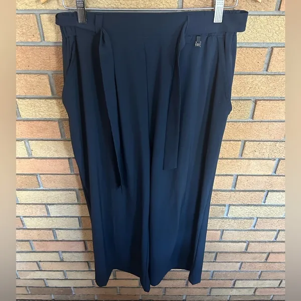 Helly Hansen Wide Leg Flowy Siren Culotte Pants Navy Blue Size Medium 34076-597 - Image 2