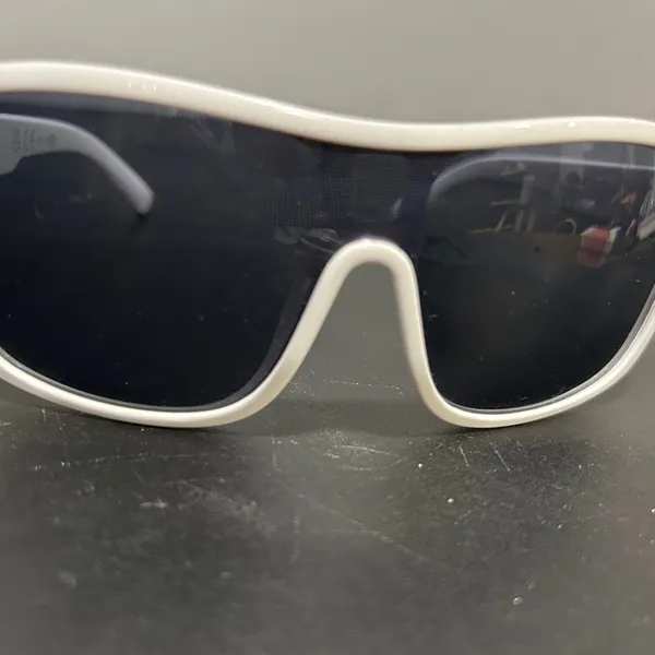 White and Black Sunglasses - Image 3