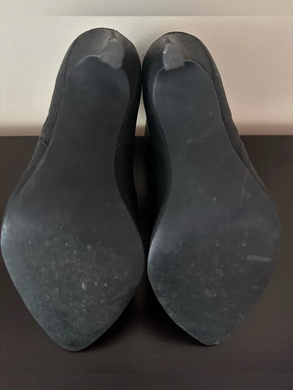 BP Black Pointed Stiletto Ankle Booties- Sleek Textured Design - Image 8